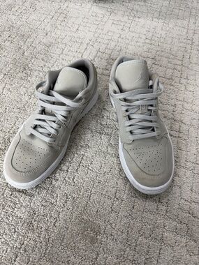 Jordan Low-Top Sneakers in Light Gray and Black Accents